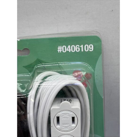 Lot Of 2 Holiday Living 3 Count Outlet Extension Cords in 6', 9' and 12'. {3}. - Picture 5 of 10